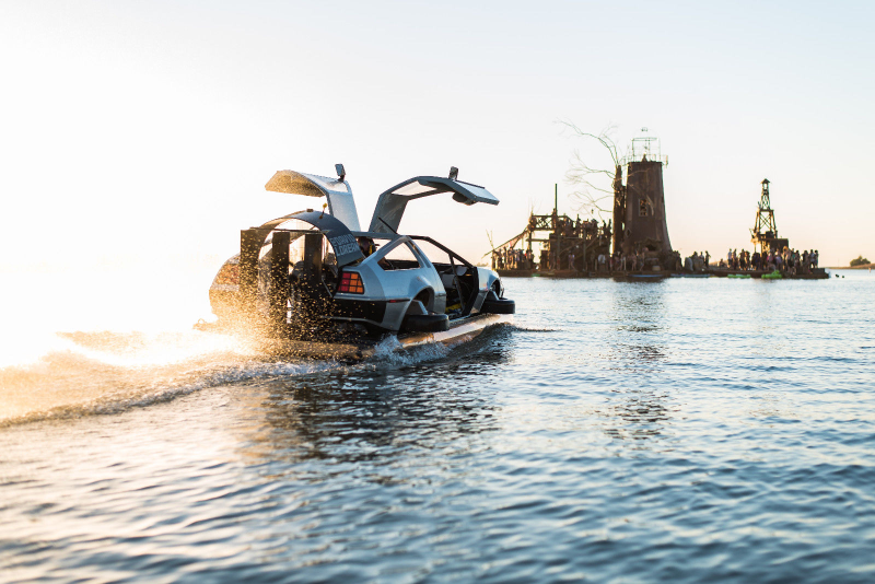Illustration for article titled You Want This DeLorean Hovercraft for the Seas of Life